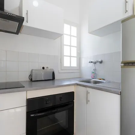 Appartement Cozy 30 M In Old With Wi-fi & Ac