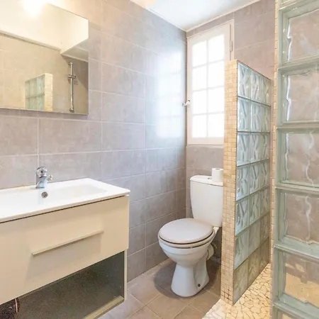 Appartement Cozy 30 M In Old With Wi-fi & Ac *